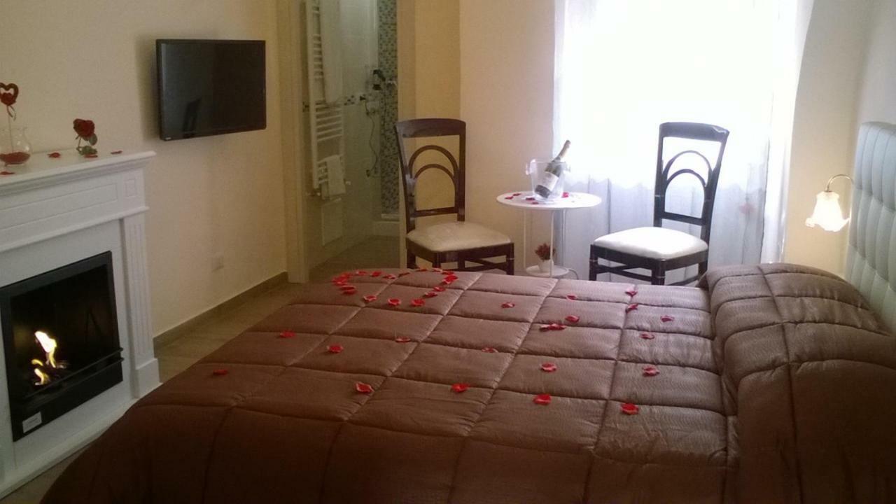 Affittacamere Silvagni Caserta Ngoại thất bức ảnh